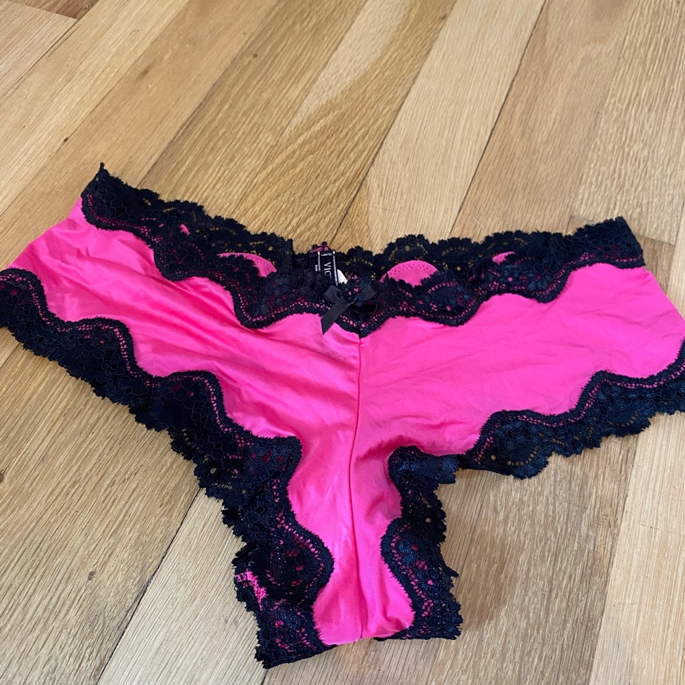*NWT* Victoria Secret Lace Panties